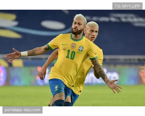 南美足球战术革新：技术流与速度派重塑赛场格局