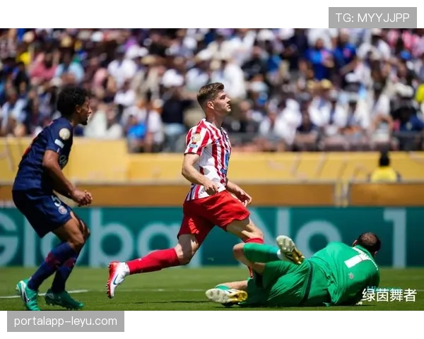 马竞球迷热情高涨,助威声浪助球队表现亮眼 马竞球迷热情高涨,助威声浪助球队表现亮眼