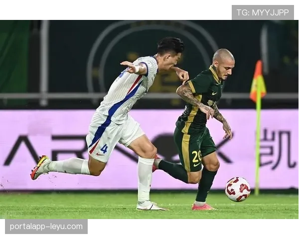 申花边路进攻乏力,中路扎堆问题是否制约战术多样性?