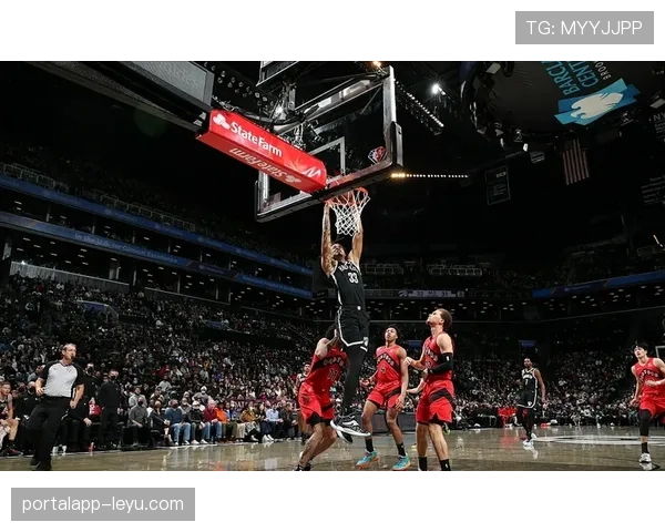 特伦特无球跑动牵制内线比上季更高效拉开空间
