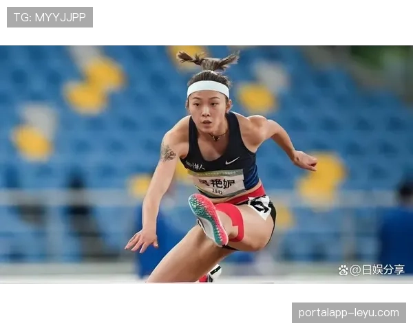 吴艳妮赛前涂睫毛膏的样子，真的不像练田径的？